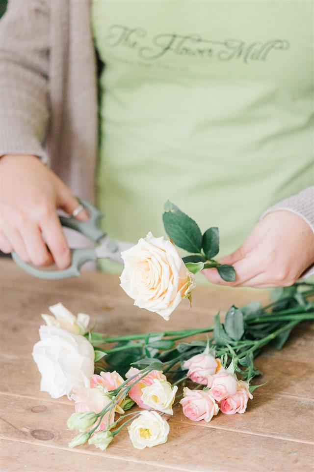Find a florist. The Flower Mill works from a studio at Trumpetons farm in Bedfordshire. you can order and Send flowers in Bedfordshire that are created by a local independent florist